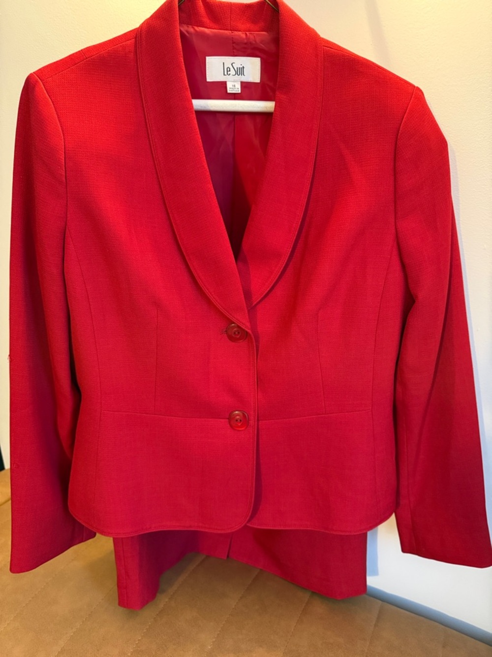 Le Suit Women's Bright Red Shawl Collar Two-Button Blazer